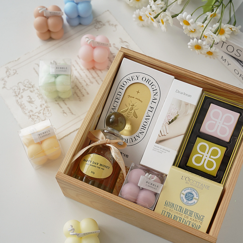 Little Bubble Cube Candle Hand - Soy Wax Flake 评论和价格